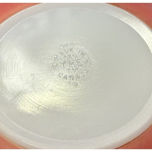 Vintage Pyrex 2 Qt Casserole Baking Dish Pink Flamingo - Picture 9 of 10